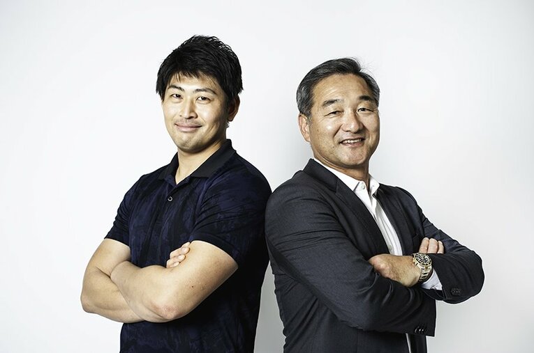 早福和彦（右）と笠谷勇希（左）。日本にヨットレースを観るという文化を根付かせる戦いが始まる。 ／ photograph by Yuki Suenaga