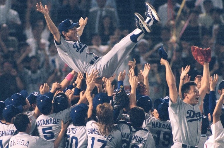 小林亜星の応援歌が響いていた1999年、星野仙一監督率いる中日は11年ぶりにリーグ優勝を遂げた ／ photograph by Kyodo News