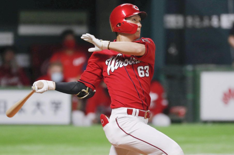《主力への正念場》137試合出場、打率.286、4番を打ってもレギュラーになれず…カープ西川龍馬がいまだ過小評価される理由<Number Web> photograph by KYODO