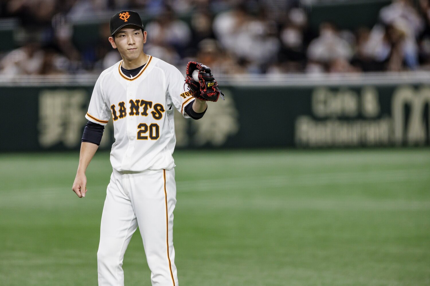 昨シーズンは12勝をあげ防御率2.62だった戸郷。今季は巨人の投手キャプテンとなり、WBC侍ジャパンのメンバーにも選出された ©︎Kiichi Matsumoto