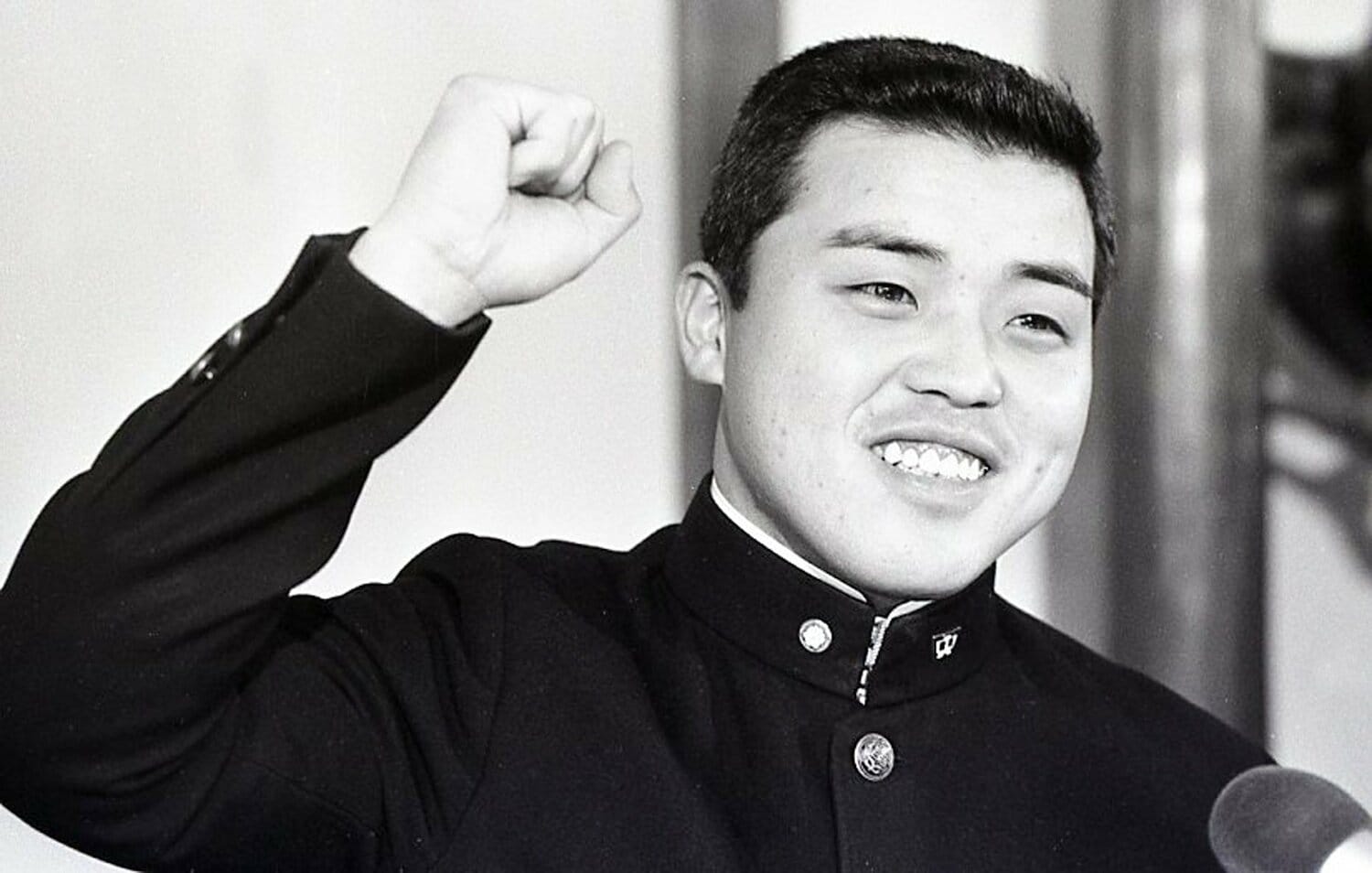 早大の学ラン姿の岡田　©JIJI PRESS