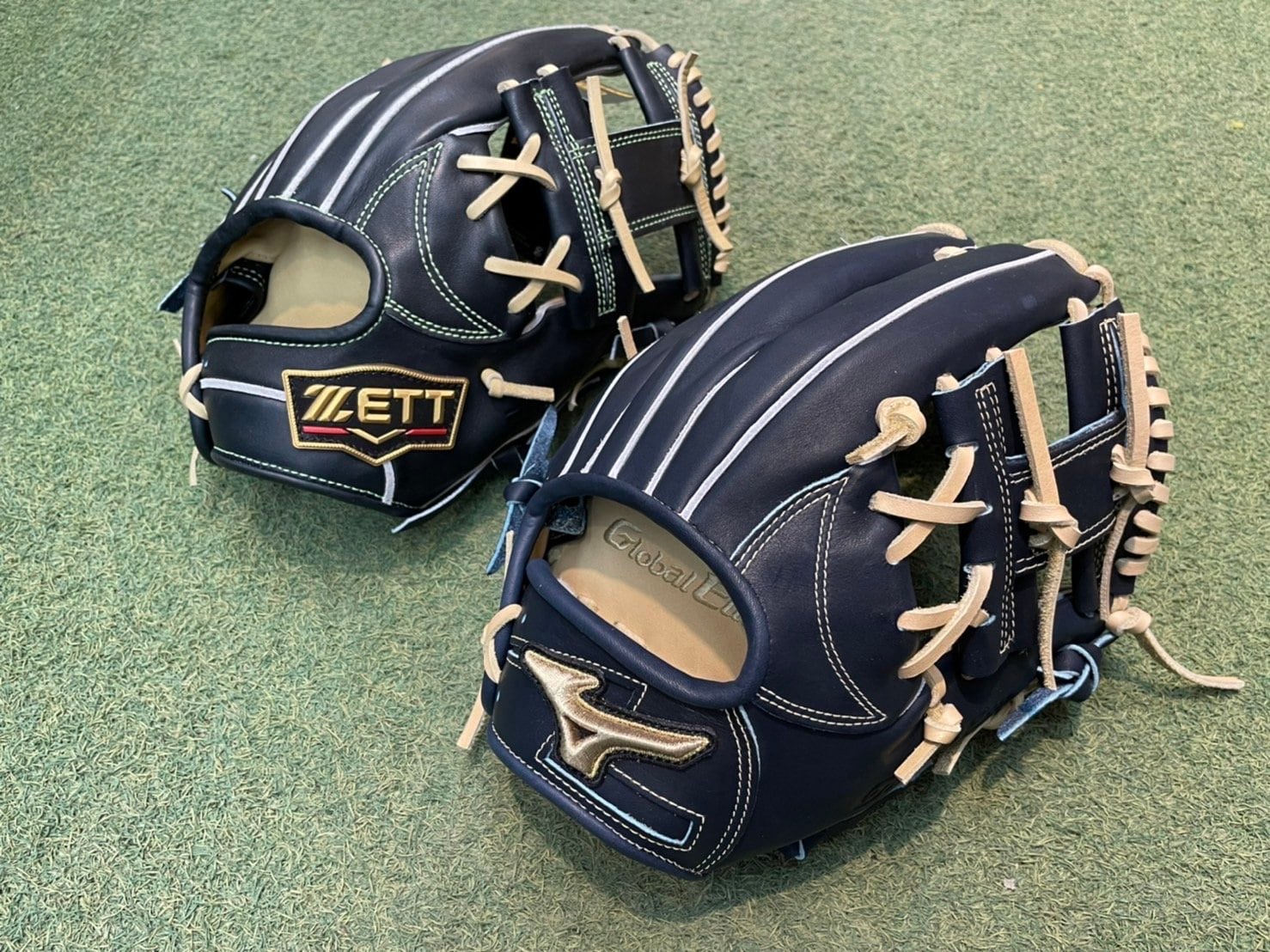 ミズノは「ミッドナイト」、ゼットは「ナイトブラック」として新色グラブを売り出し始めた