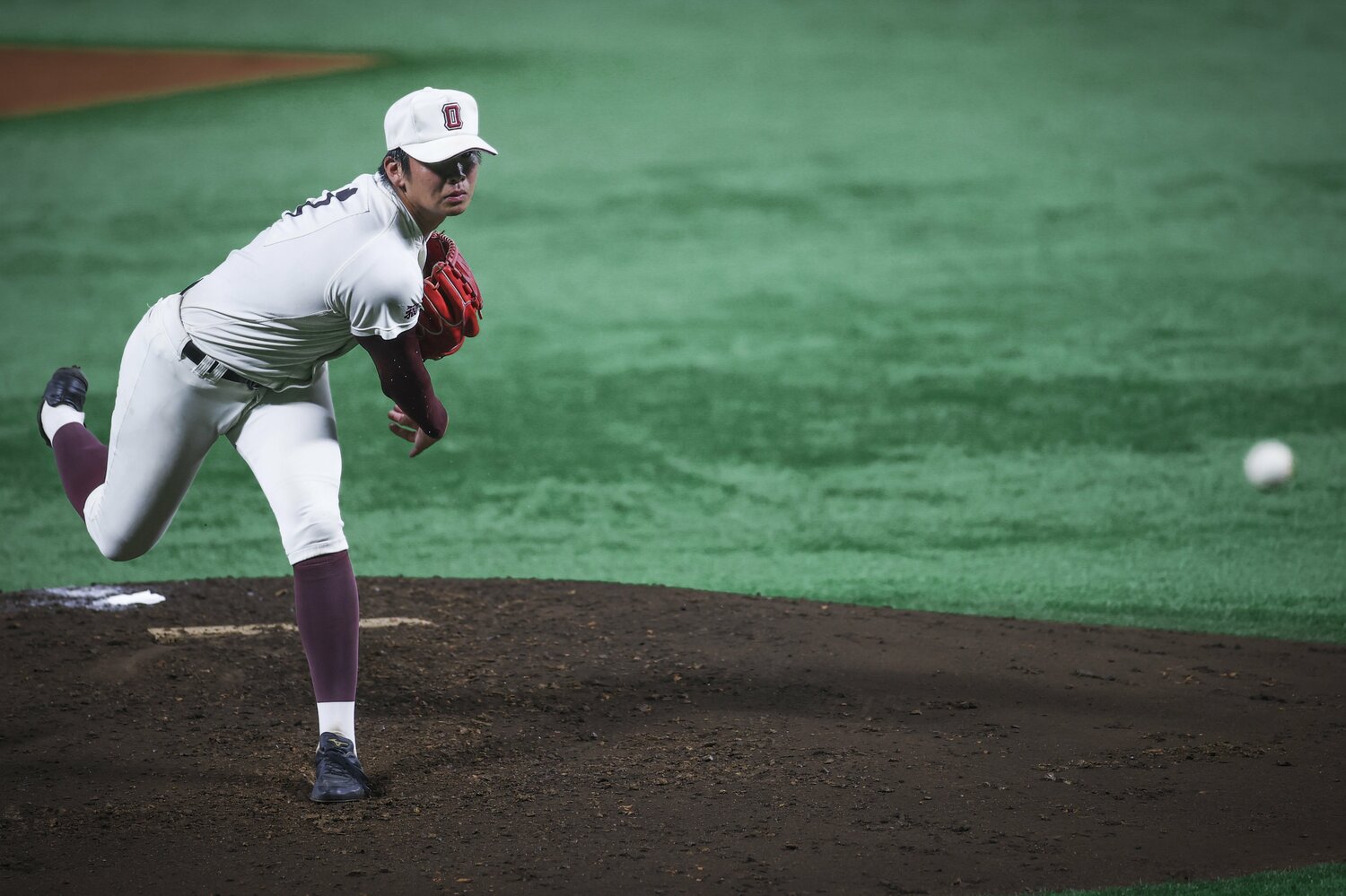 福岡地区大会の決勝戦で力投する山下舜平大　©︎7044/AFLO