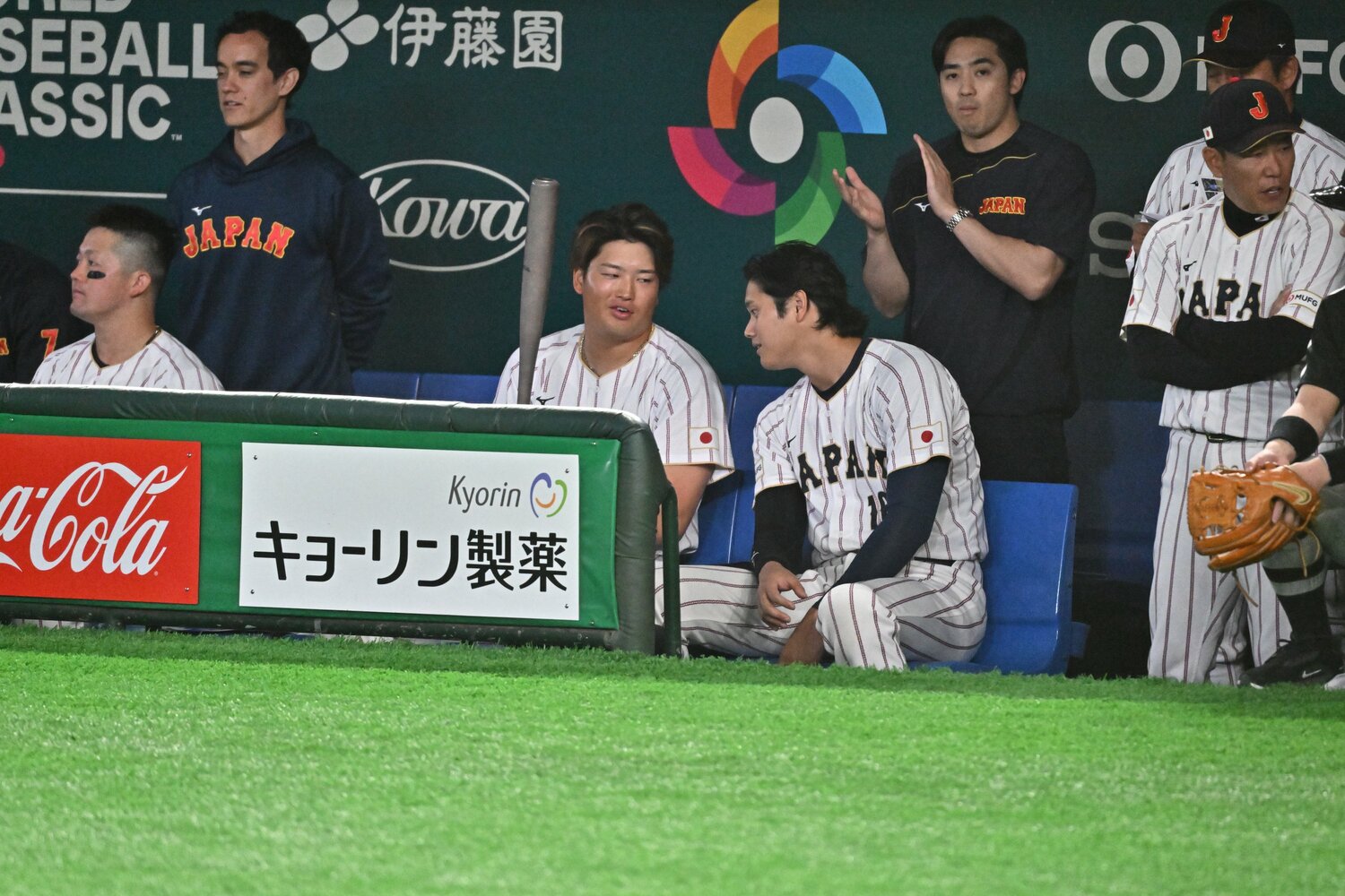 今大会では、試合中に村上と話し込む場面も多い ©Hideki Sugiyama