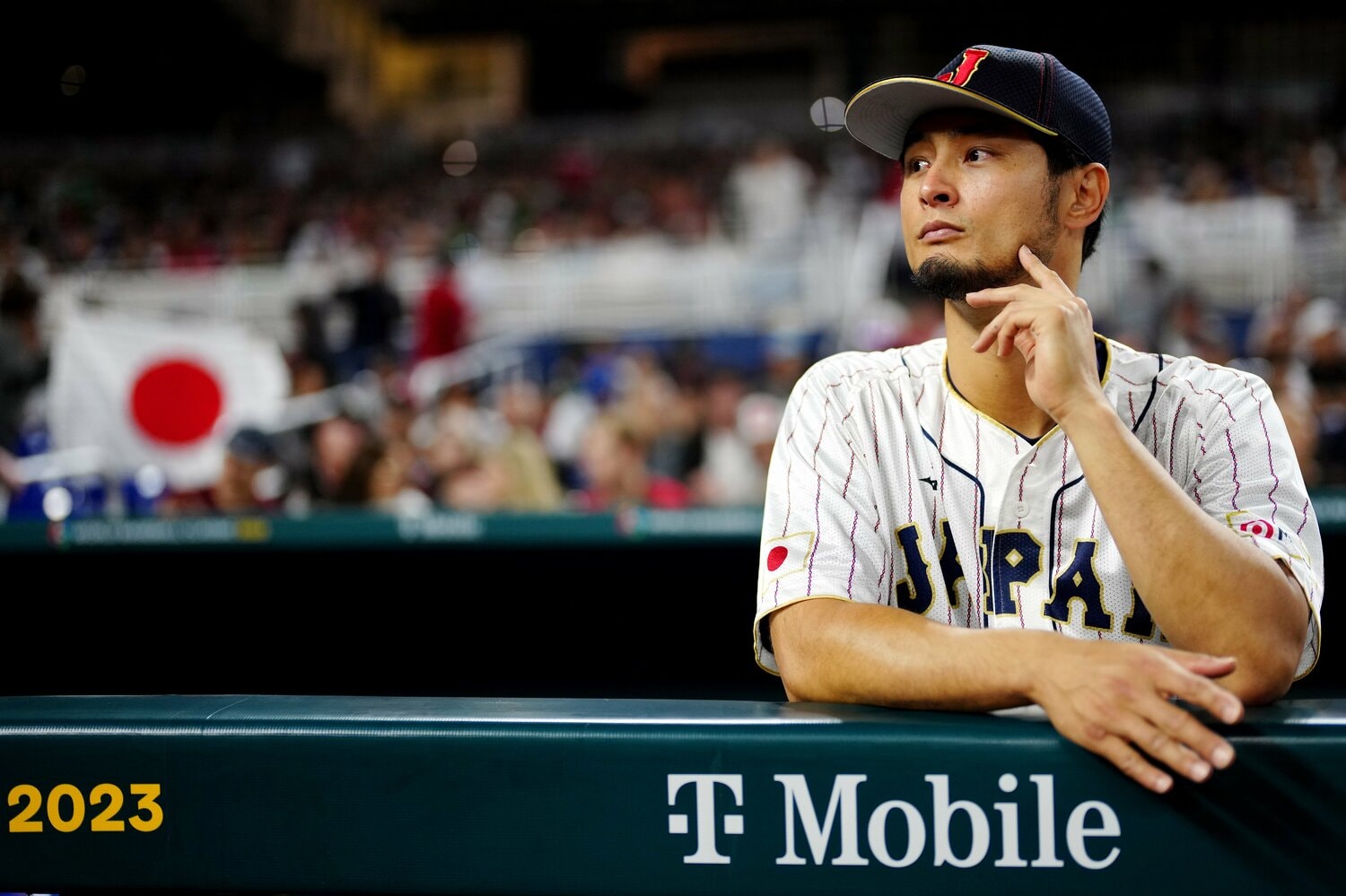 登板のない日はベンチで戦況を見守ったダルビッシュ ©Getty Images