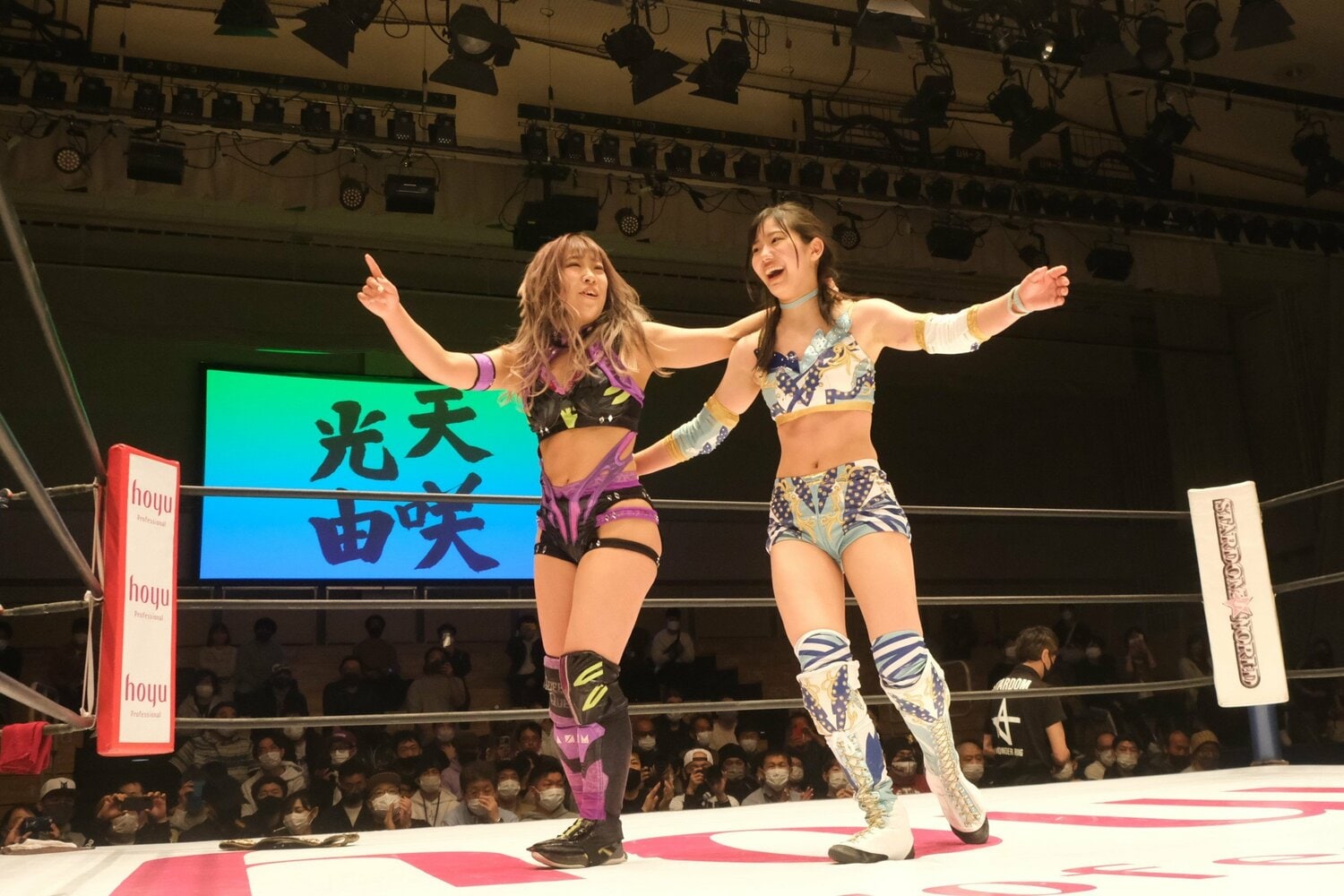 デビュー3戦目ではAZMと「02line」を結成　©Norihiro Hashimoto