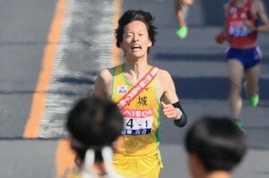今季高校No.1ランナーも「実はほとんど勝ったことがない」…全国男子駅伝で“驚異の区間新記録”伏兵・鈴木大翔の衝撃「時計を見て笑っちゃいました」