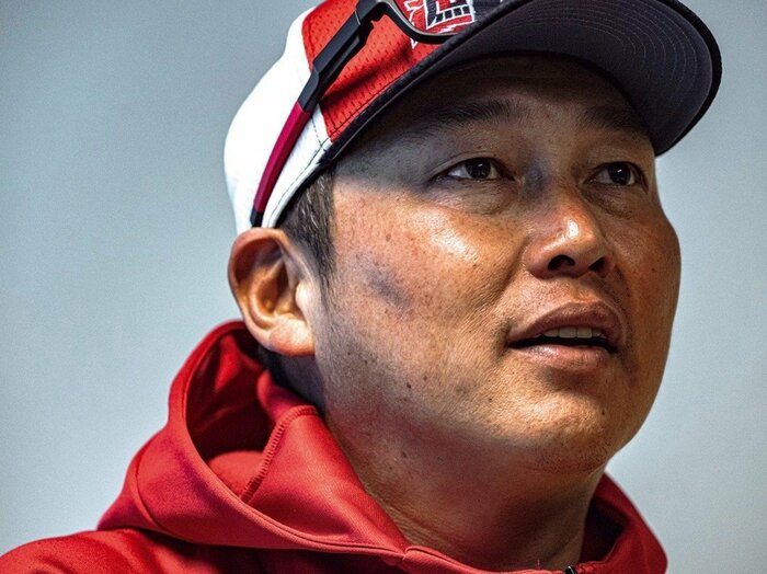 「変わるということは痛みも生じる」新井貴浩と広島カープの2025年…開幕戦完封負けも「143分の1です」翌朝のマツダスタジアムに響いた打球音《新連載「鼓動」》＜Number Web＞ photograph by Takuya Sugiyama