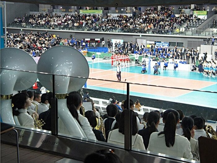 吹奏楽部は甲子園のない冬も応援中。サッカー、春高バレーの人気曲は?<Number Web> photograph by Hiromi Ishii