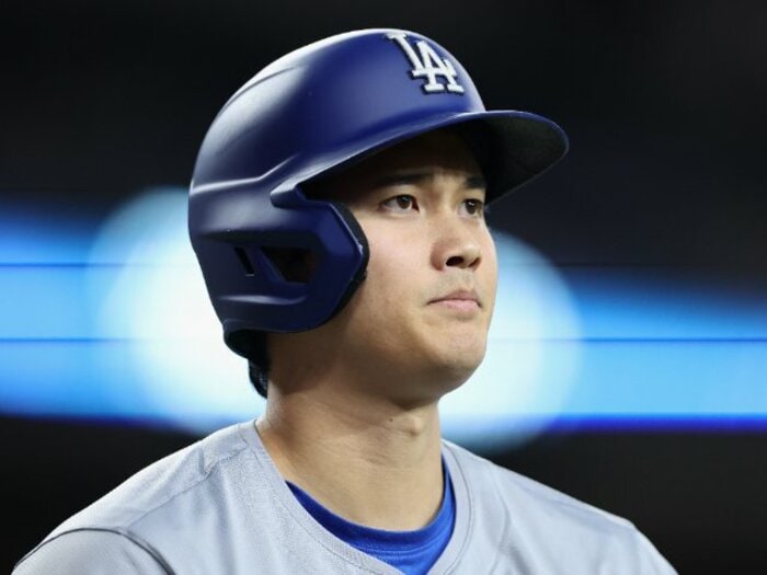 大谷翔平はドジャースの“聖域”ではない…「もう少し落ち着いて」ロバーツ監督の苦言が示す“健全な関係性”「むしろ笑いに変えるぐらいの…」＜Number Web＞ photograph by Getty Images