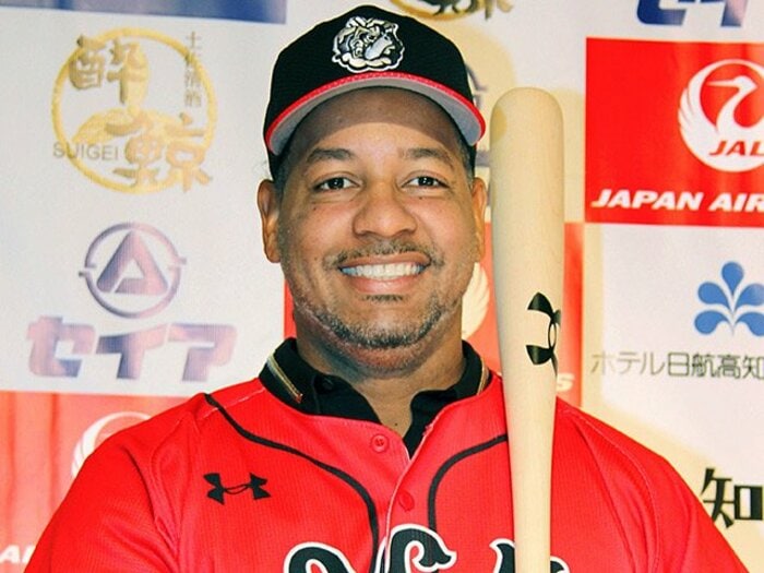 この男の人生には、野球しかない。~独立リーグに来たマニー・ラミレスは、野球がしたい気分だった?~<Number Web> photograph by Kyodo News