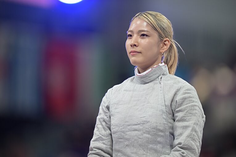 女子サーブル個人2回戦、江村美咲vs.オレナ・クラバツカ　©JMPA