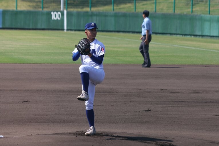 スカウトも「支配下指名濃厚」と…最速153キロ、滝川高校・新井瑛太の超豪快フォーム　©Fumi Sawai