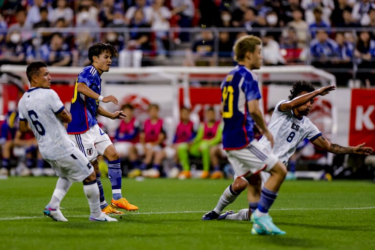 エルサルバドル戦の25分、日本の3点目を決める久保建英　©Kiichi Matsumoto