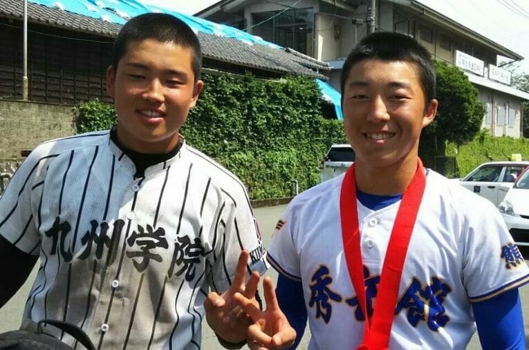 3年夏の大会後に交流が始まった村上と川端（右）。川端は高校時代、村上を6打数4三振に抑えていたが、その理由と今の村上について聞くと… ／ photograph by Kento Kawabata