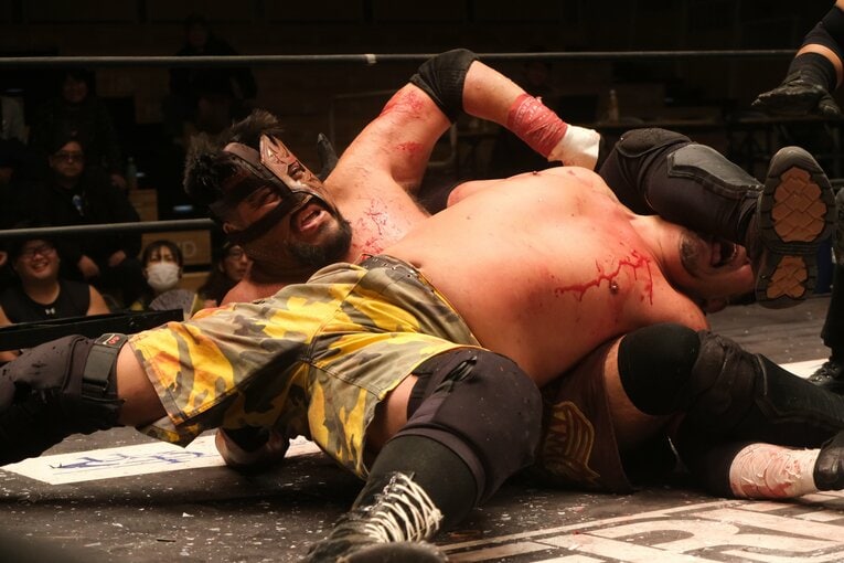 蛍光灯で殴り合い、大流血して…メキシコ人デスマッチファイター「もっと日本にいたい」ビオレント・ジャックの切実な思い「外国人がって…でも、ここがオレの家」(40)