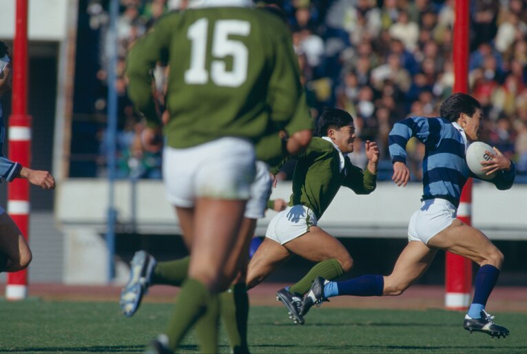 1990年の大学選手権準決勝、東海大戦　©BUNGEISHUNJU