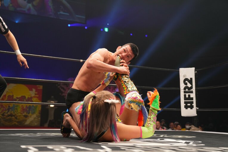 「お前、あの騒動があったのによく来たな」“今のプロレス批判”で炎上した前田日明に、ウナギ・サヤカがモノ申した真意「ぶん殴られようが…」(19)