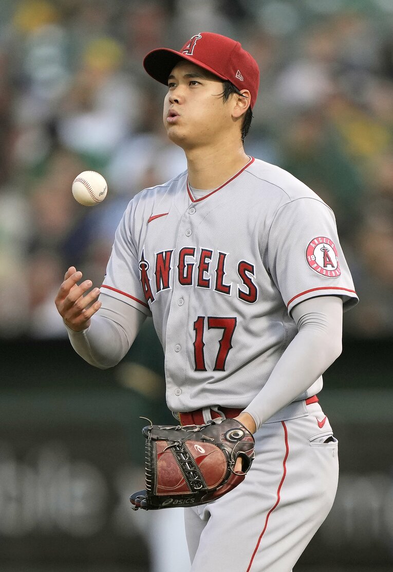 マウンドで息を吐く大谷©Getty Images