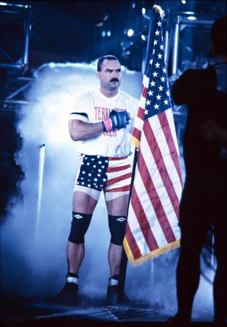 星条旗がよく似合うドン・フライの入場シーン