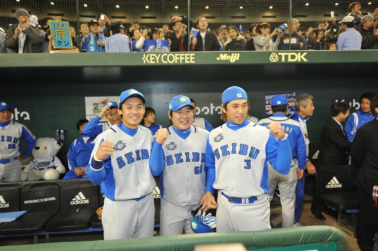 「サンペイ、三振してもいいからさ」“おかわりくん”ブレイク前夜の西武・中村剛也を救った言葉《祝・史上14人目の450本塁打》(38)