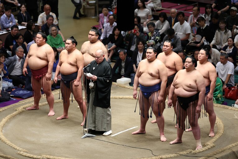 昨年の5月場所、このときは役力士が7人だった　©JIJI PRESS