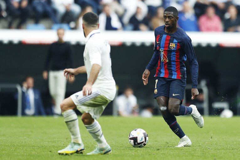 バルサの「タレント頼みで大雑把な攻撃＋脆いDFライン」危機的な不甲斐なさ… “盤石マドリーと明暗くっきりクラシコ”を撮った(26)