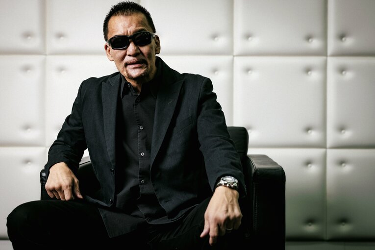 「杖が2本ないとつらい」“黒のカリスマ”蝶野正洋（58）が治療を行う現在を告白…“人前で杖は恥ずかしい”と思わなくなった深いワケ(2)