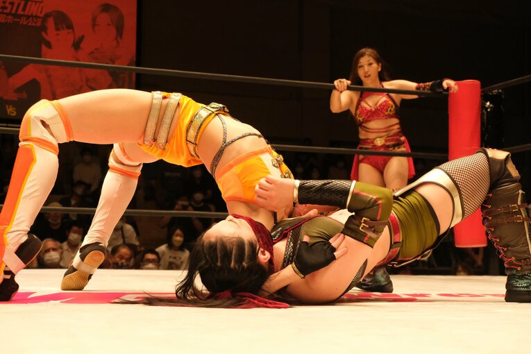 「闘うグラドル」もデビュー、アクトレスガールズの“華がスゴい”新人たちの裏で…エース・青野未来が泣いた理由「まったく追いつけていない」(35)