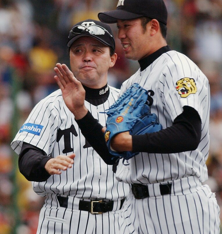 「師匠」岡田監督は、監督退団後にふらりと桟原さんの店に現れたそう　©︎JIJI PRESS