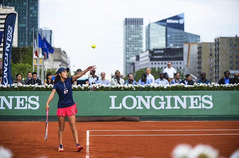 慣れないクレーコート、言葉の壁というハンデをものともせず準決勝まで進出した加藤。 ／ photograph by LONGINES