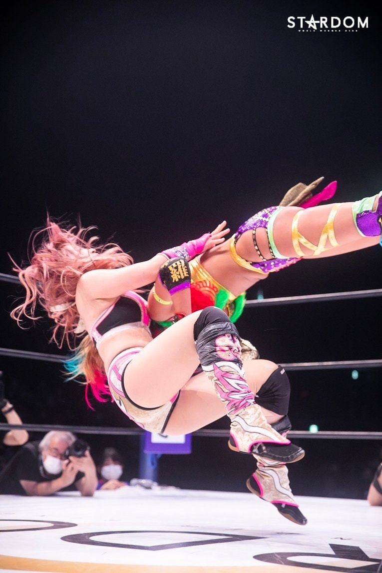 白川未奈vs.ウナギ・サヤカ©STARDOM