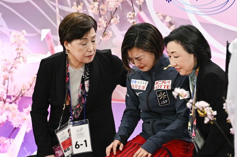 キス＆クライでも涙が止まらなかった坂本　©Asami Enomoto