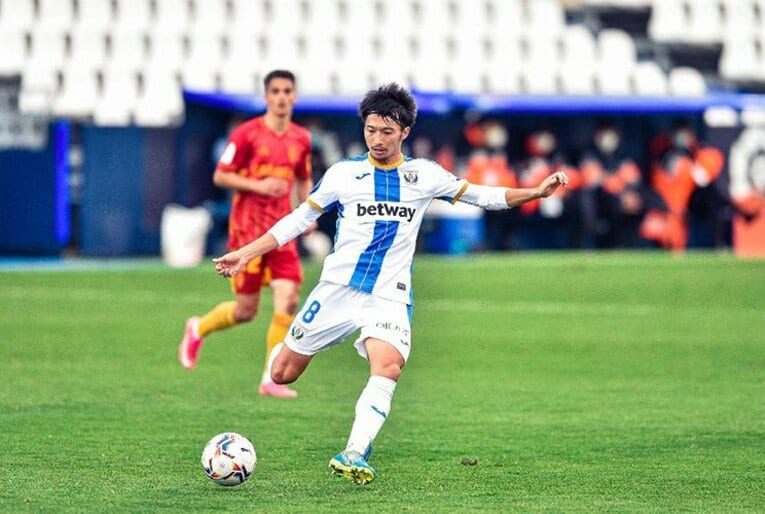 クラシコ“疑惑PK”にバルサ憤慨！ 衝撃の13－0、中島翔哉＆柴崎岳の活躍…写真で欧州蹴球トピックス(10)