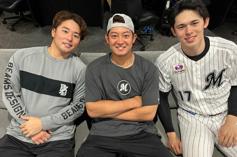 2019年ドラフト同期入団の（左から）横山陸人、佐藤都志也、佐々木朗希 ／ photograph by Chiba Lotte Marines