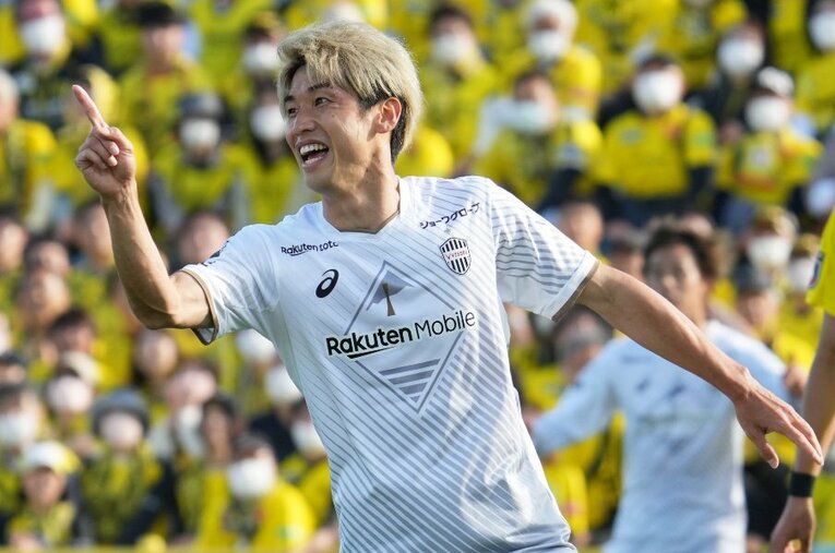 5月20日の柏レイソル戦で今季10ゴール目を決めたヴィッセル神戸の大迫勇也。今後、日本代表に復帰することはあるのだろうか ／ photograph by Etsuo Hara/Getty Images