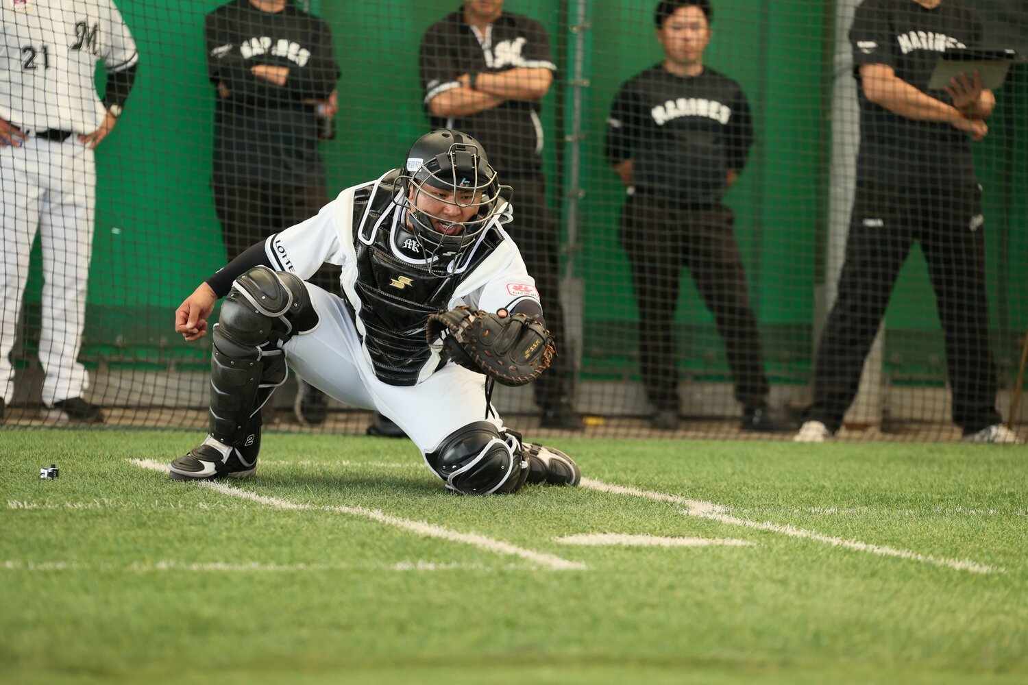 キャンプで守備練習に励む松川　©︎Chiba Lotte Marines