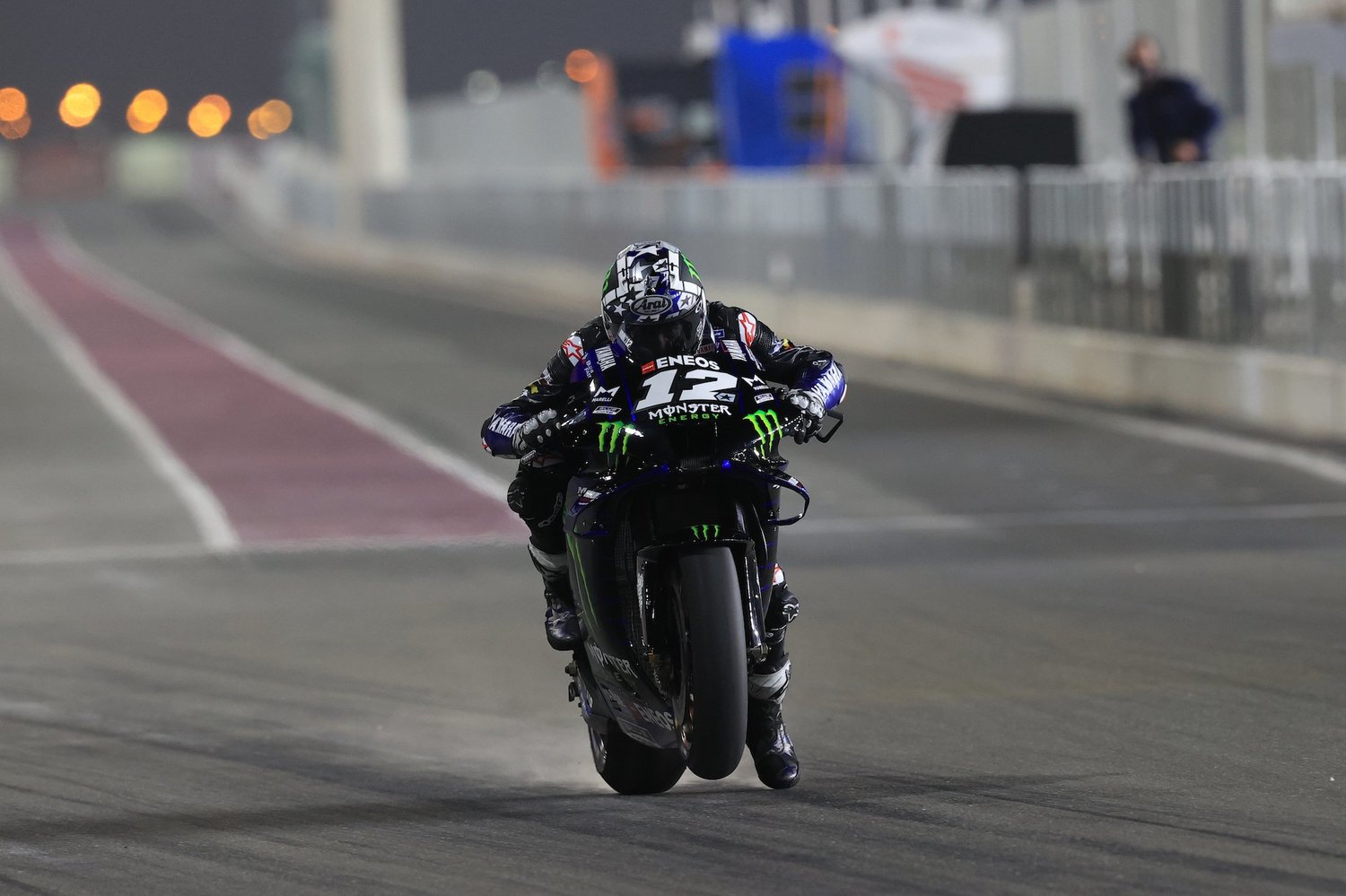 コース上でスタートの練習に取り組むビニャーレス。弱点を克服すればチャンピオンもありうる素材だ