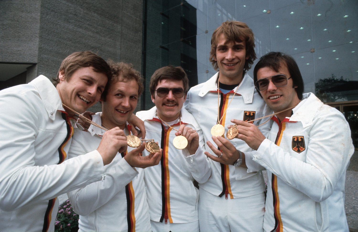 1976年モントリオール五輪のフルーレ団体金メダルの写真。バッハ氏は中央 ©Getty Images