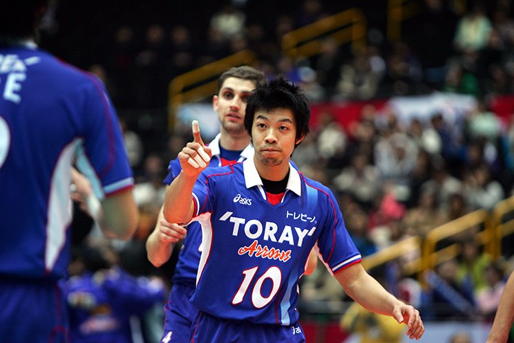 現役時代の越谷監督　（c）Jun Tsukida/AFLO SPORT