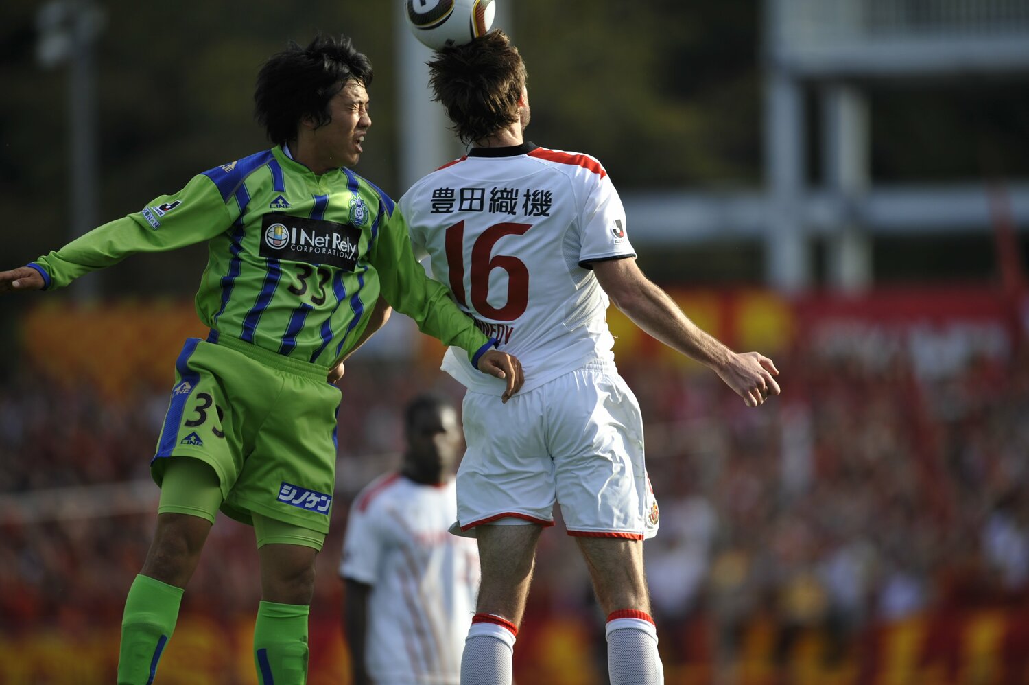 Jリーグデビュー直後の遠藤航（当時17歳）。当初は「3バックの一角」としてDFでの起用が多かった　©︎Takuya Sugiyama