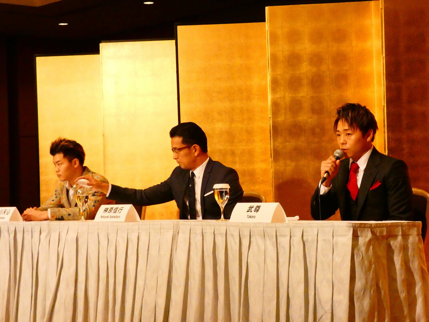 昨年12月24日に行われた「世紀の一戦」の会見の様子　©Koji Fuse