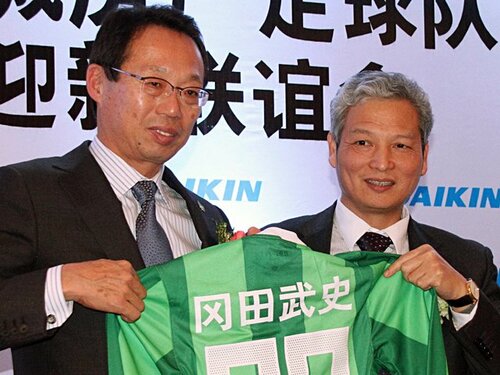 サッカーフランス代表　ニコラ・アネルカ　証明書付き　直筆サイン入り８X10フォト ニコラ・アネルカ 2022-23 サイン入り額入りシャツ