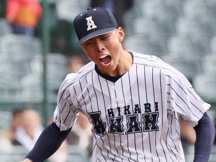 「普通なら2カ月かけて覚える変化球を、2週間で…」“主役不在”のセンバツでベテラン記者が見た《徳島のマエケン》阿南光高・吉岡暖の進化＜Number Web＞ photograph by JIJI PRESS