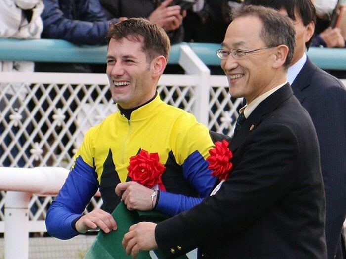 200勝ペースで勝ち続けるデムーロ。外国人騎手の強さの秘密を徹底解剖。＜Number Web＞ photograph by NIKKAN SPORTS