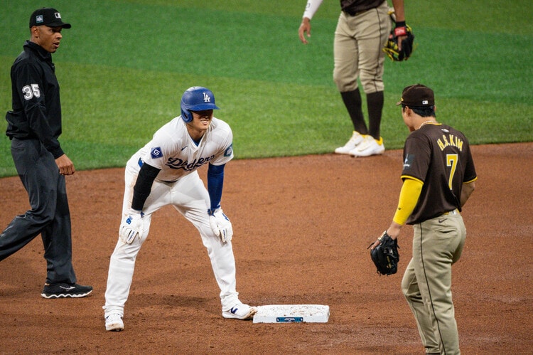 大谷翔平「韓国は最も好きな国」という“誤報”も…韓国人は大谷翔平フィーバーをどう見た？ “やりすぎ”に感じたメディアの「韓国スゴイ」報道 - MLB  - Number Web - ナンバー