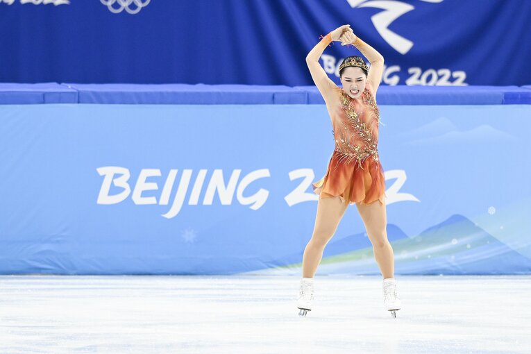 「泣いてる場合じゃない」新女王・坂本花織と中野コーチが守った“フィギュアの品格” 「20年前のスケート」発言のタラソワへ伝えたいこと(48)