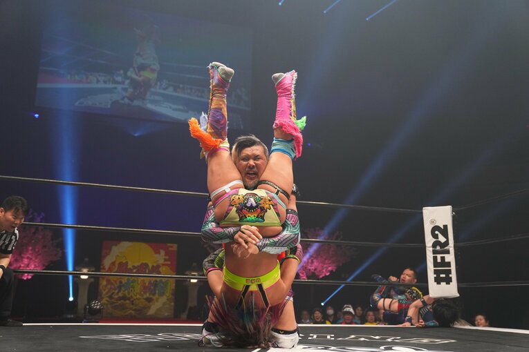 「お前、あの騒動があったのによく来たな」“今のプロレス批判”で炎上した前田日明に、ウナギ・サヤカがモノ申した真意「ぶん殴られようが…」(28)