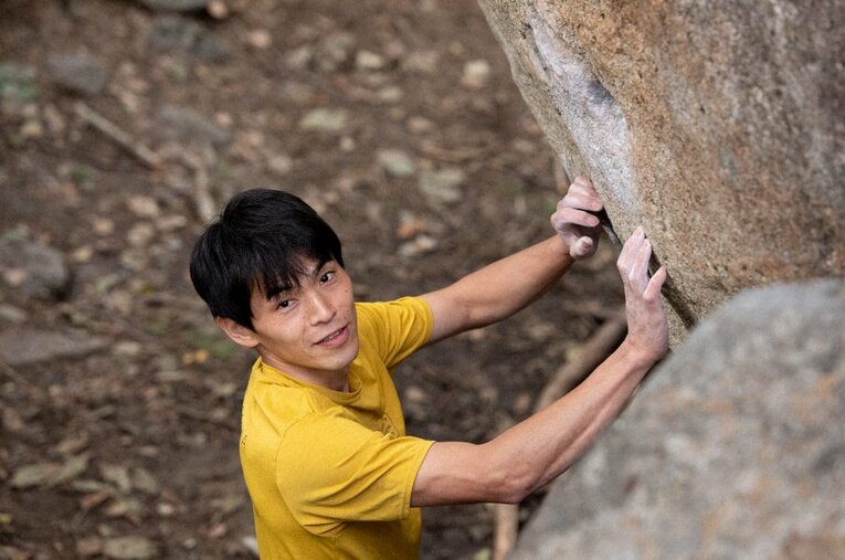 プロクライマー倉上慶大。国内の最難ルートを次々に完登するなど、世界のクライミングメディアから注目される。2021年10月に心肺停止を経験、そこから復帰した ／ photograph by Miki Fukano