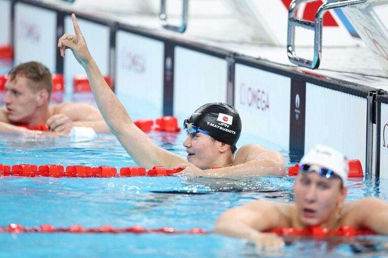 パリ五輪競泳男子400m個人メドレーで力泳する鈴木知之　©Ryosuke Menju/JMPA